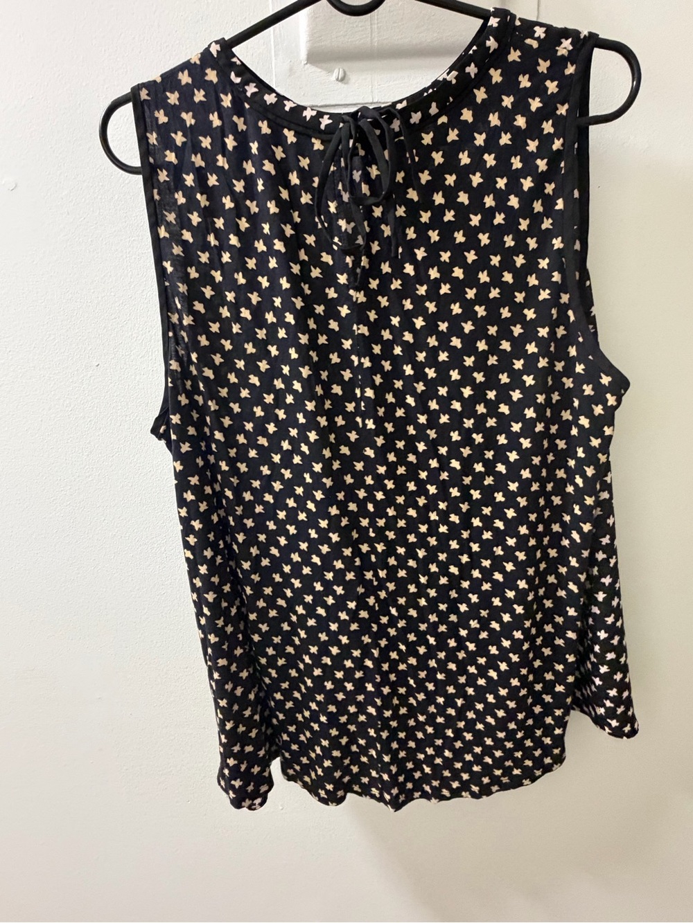 LOFT Navy Butterfly Print Sleeveless Blouse XL Lightweight Tie Neck Top - Picture 2 of 4